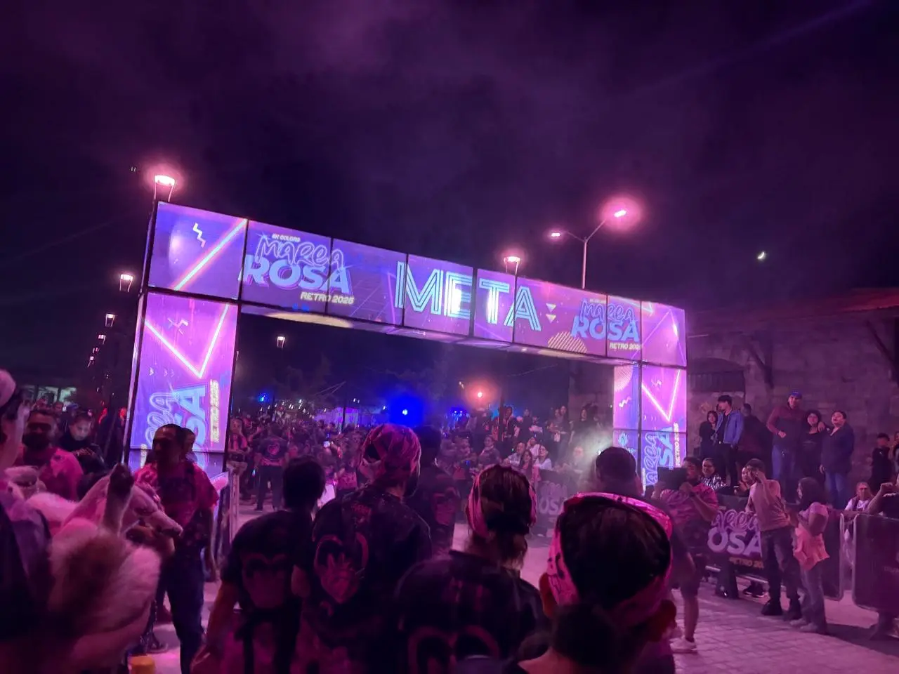 Carrera Marea Rosa Retro 2025 reunió a más de 11 mil duranguenses en apoyo a una causa