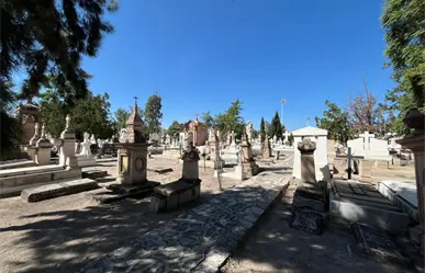 ¿Cómo se actualiza el título de propiedad en el panteón de Durango?