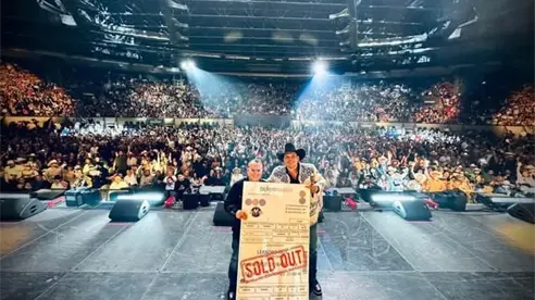 Leandro Ríos hace vibrar el Auditorio Banamex con su mejor repertorio musical e invitados Leandro Ríos hace vibrar el Auditorio Banamex con su mejor repertorio musical e invitados