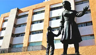 ¿Cuándo se construyó el Hospital Materno Infantil y por qué urge uno nuevo, según Esteban Villegas?
