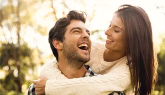 5 hábitos que las parejas felices practican a diario, según especialistas