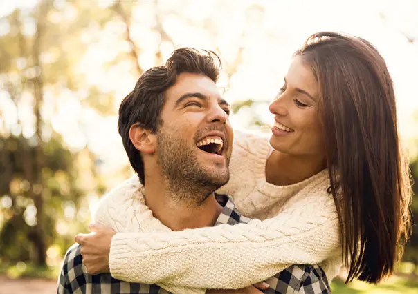 5 hábitos que las parejas felices practican a diario, según especialistas