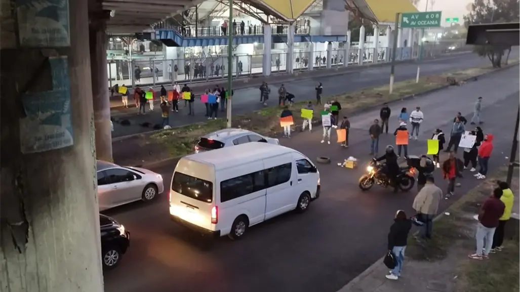 Bloqueo en Av. Central Hank González altura con Metro Nezahualcóyotl; estas son las vías alternas