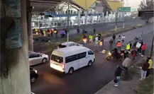 Bloqueo en Av. Central Hank González altura con Metro Nezahualcóyotl; estas son las vías alternas Bloqueo en Av. Central Hank González altura con Metro Nezahualcóyotl; estas son las vías alternas