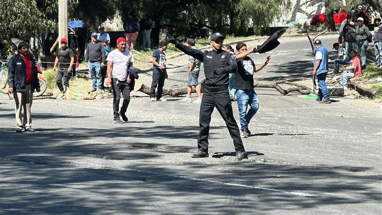Bloqueo vial en Edomex.  Foto: Juan Manuel López