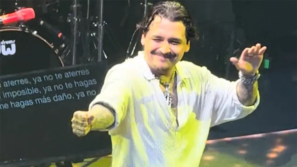 Christian Nodal tiene noche triunfal en Monterrey