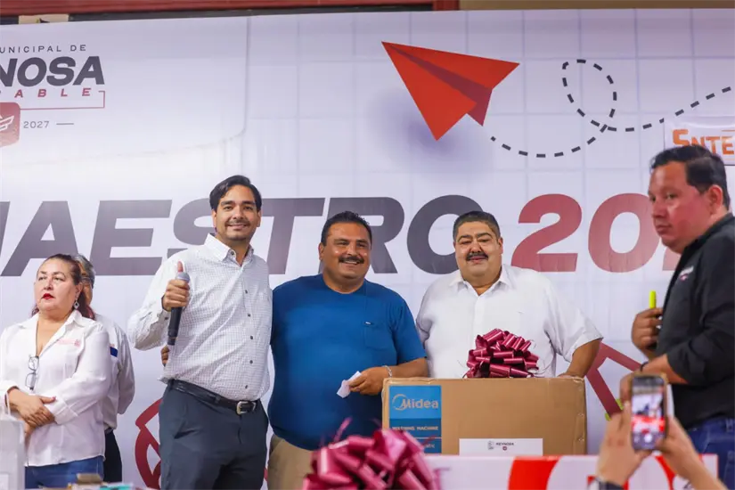imagen recuadro El presidente municipal Carlos Peña Ortiz dijo que los maestros son eje del desarrollo social y económico de Reynosa. Foto: Carlos García
