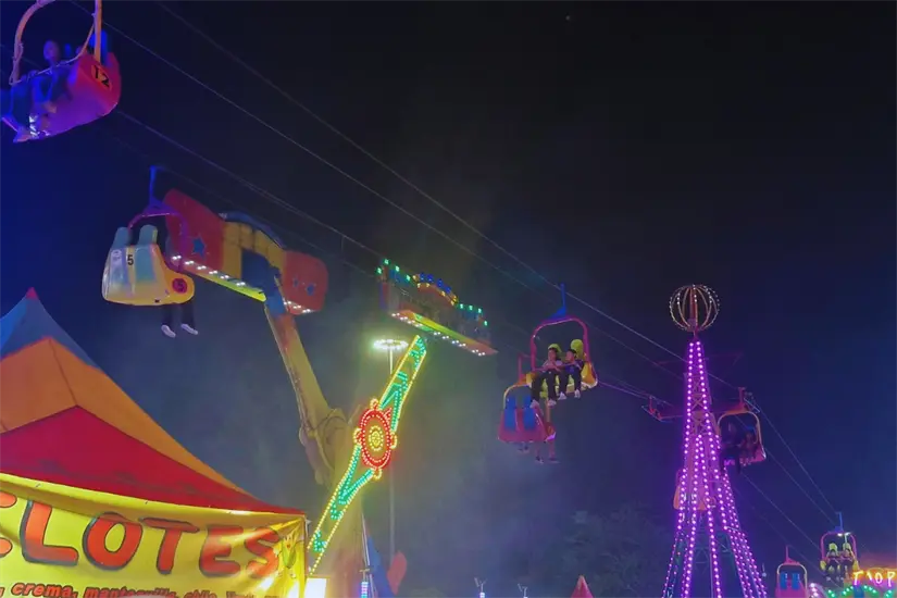 imagen recuadro Diversión familiar en los juegos mecánicos | Foto: Feria Tamaulipas