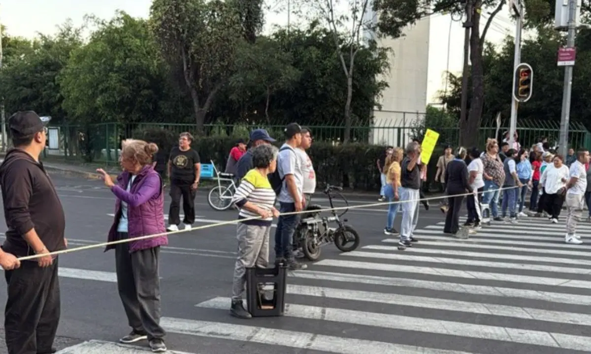 Bloqueo vial en CDMX.  Foto: X (@OVIALCDMX)