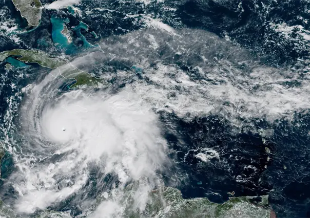 Melissa se convierte en huracán categoría 5 mientras se acerca a Jamaica