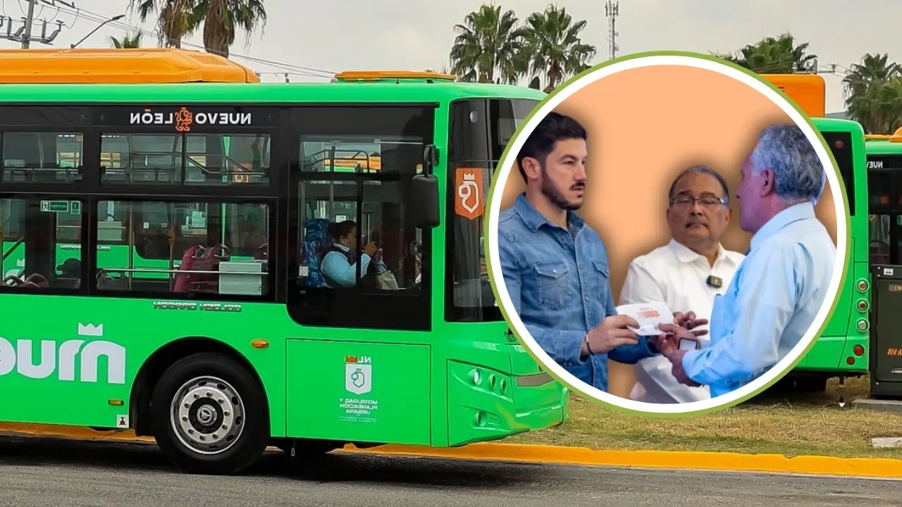 El gobernador de Nuevo León, Samuel García, un operador y de fondo una unidad de camión. Foto: Canva