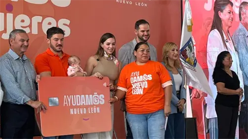 Samuel García impulsa la tarjeta Ayudamos Nuevo León con entrega masiva en Guadalupe Samuel García impulsa la tarjeta Ayudamos Nuevo León con entrega masiva en Guadalupe