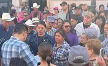 Choque de manifestaciones afuera de Cabildo Choque de manifestaciones afuera de Cabildo