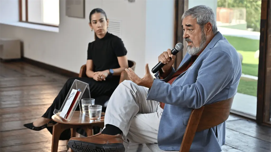 Vive una noche de poesía y reflexión con Carlos Aganzo en La Milarca