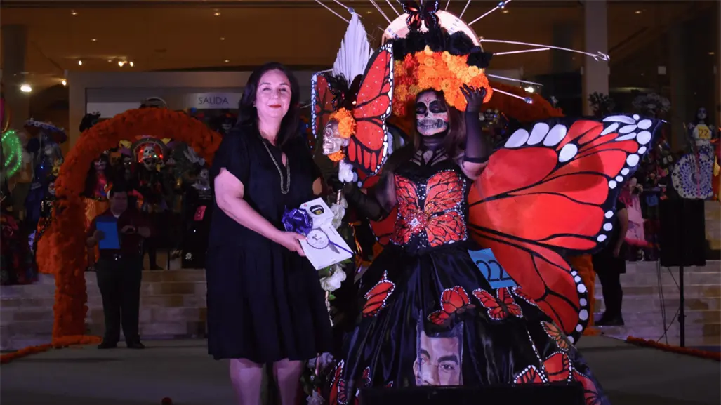 Cientos de familias asisten al Concurso Catrín y Catrina 2025 en Monterrey; un homenaje a la tradición