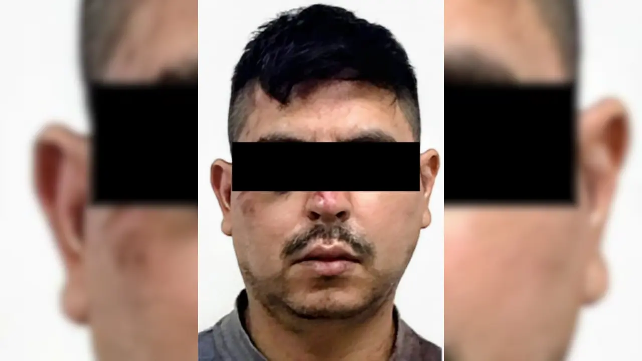 El 20 de octubre de 2025, detectives de la Agencia Estatal de Investigaciones cumplimentaron una orden de aprehensión en contra de Édgar N/Foto: Fiscalía de Nuevo León