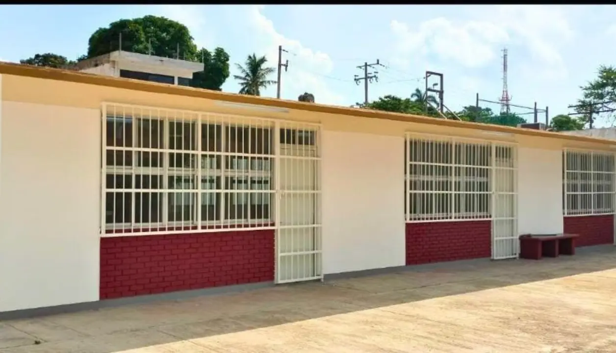 La medida responde al crecimiento poblacional y a la necesidad de garantizar que ningún estudiante se quede sin estudiar por falta de cupo. Foto: SEP