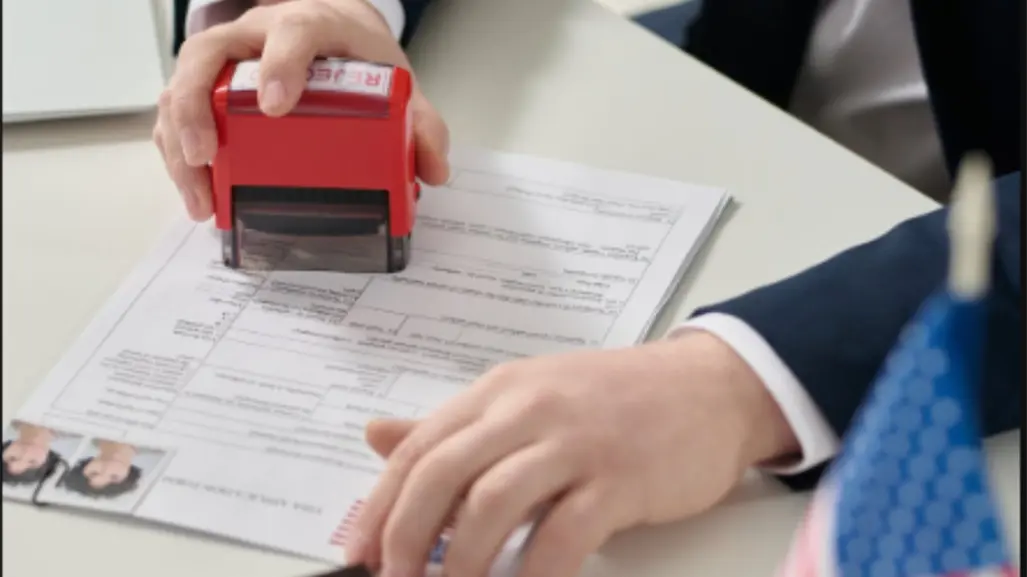 Embajada de EU en México revela las causas por las que podrían cancelar tu visa | VIDEO