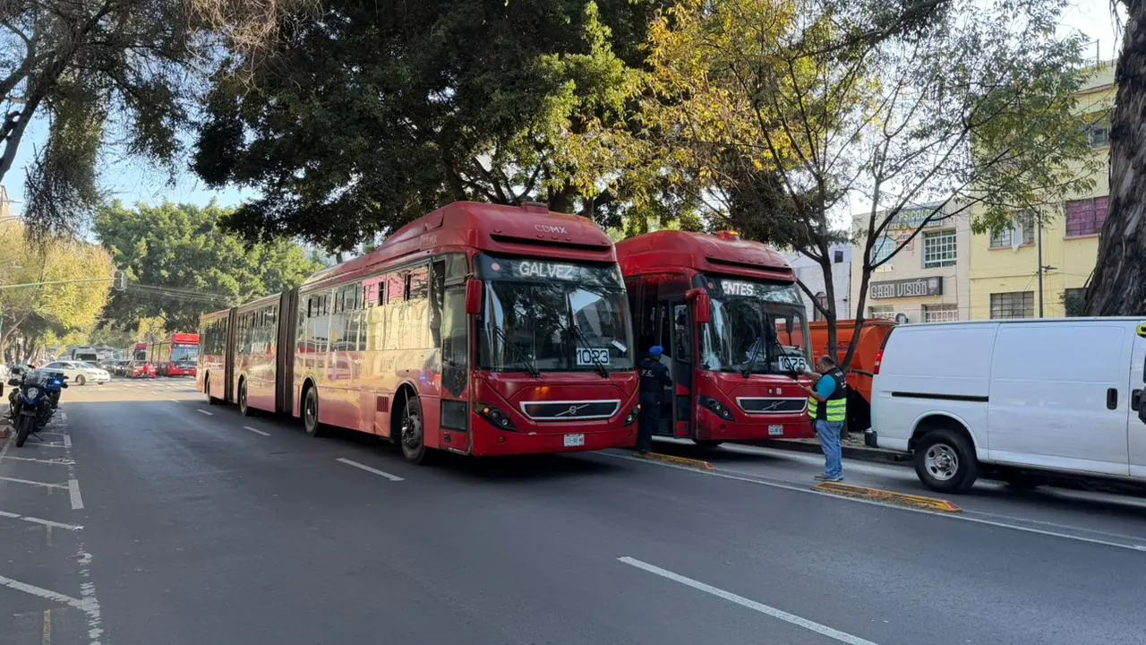 Unidad del Metrobús que chocó. Foto: Ramón Ramírez