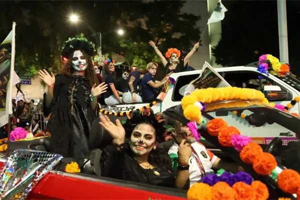 Ruta de la caravana de catrinas y catrines en Nezamictlán 2025: calles cerradas y alternativas viales Ruta de la caravana de catrinas y catrines en Nezamictlán 2025: calles cerradas y alternativas viales