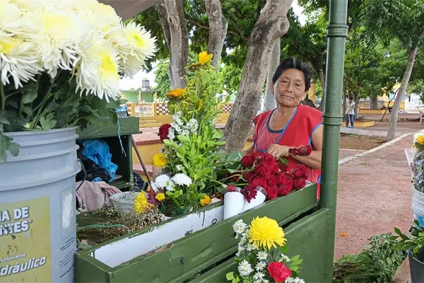 Janal Pixan 2025: las guardianas de las flores y la memoria en el Cementerio General de Mérida Janal Pixan 2025: las guardianas de las flores y la memoria en el Cementerio General de Mérida