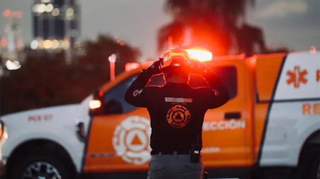 Resbalón con agua caliente en restaurante deja a hombre con quemaduras en Monterrey