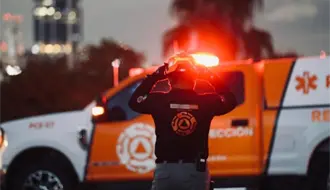 Resbalón con agua caliente en restaurante deja a hombre con quemaduras en Monterrey