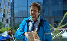 Yul Bürkle le da vida a un repartidor en Sin frenos, la nueva serie de Prime Video Yul Bürkle le da vida a un repartidor en Sin frenos, la nueva serie de Prime Video