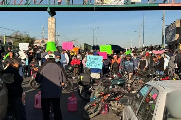 Bloqueos en Edomex paralizan al sector industrial: 50% de trabajadores no llegaron a sus empleos Bloqueos en Edomex paralizan al sector industrial: 50% de trabajadores no llegaron a sus empleos