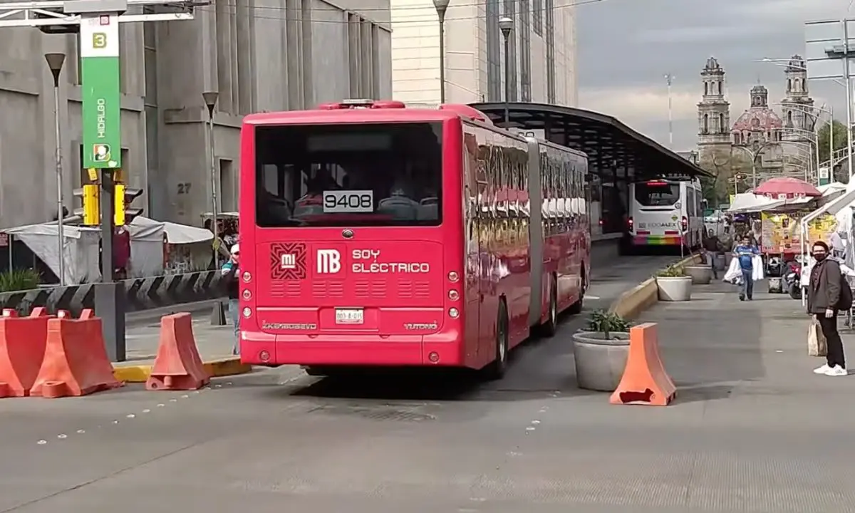 Unidad del Metrobús CDMX Línea 3.   Foto: captura YouTube (@Ferjuacor CDMX)
