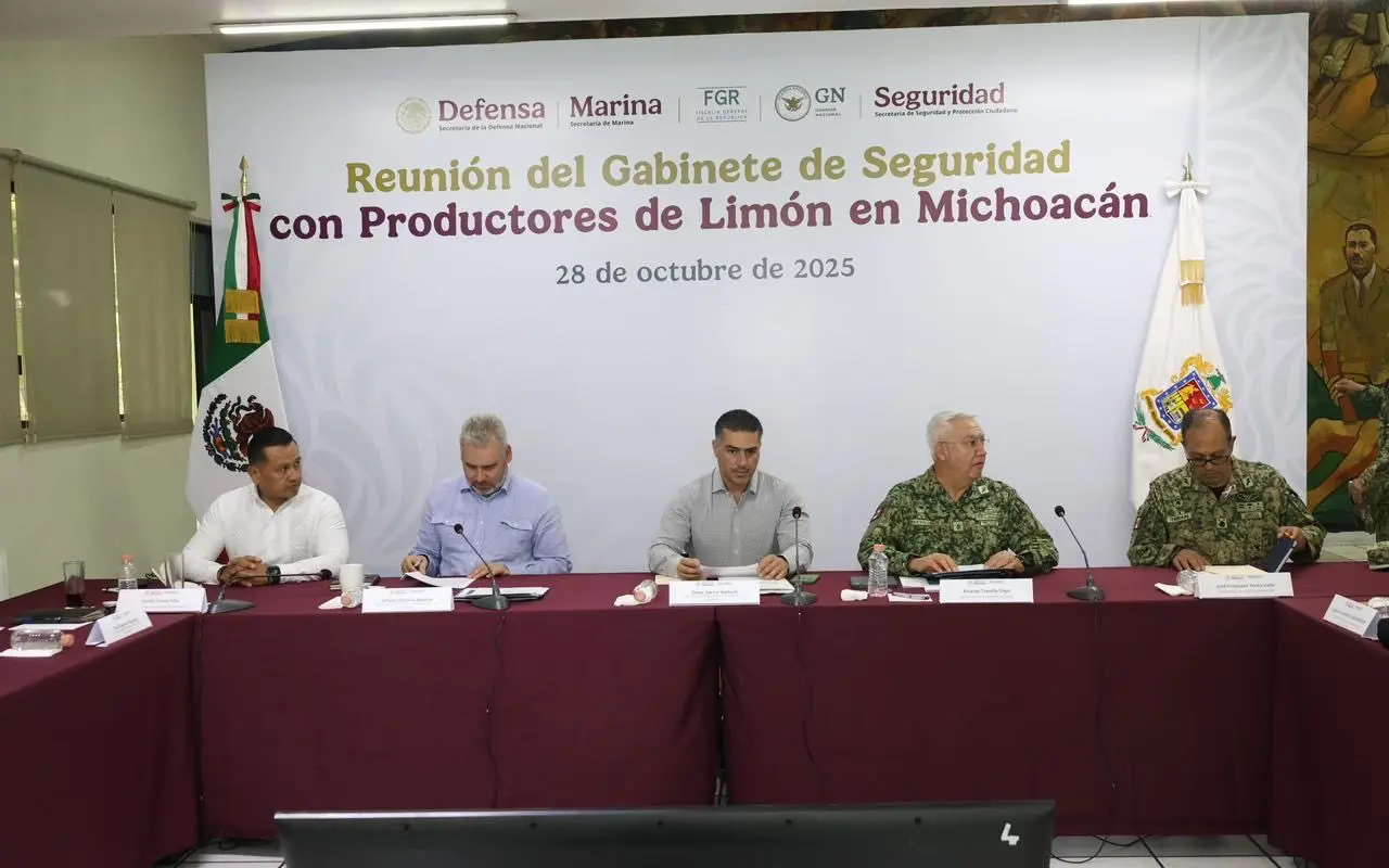 Omar García Harfuch en reunión con limoneros de Michoacán. Foto: X (@OHarfuch)