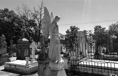 Invitan a recorridos nocturnos en el Panteón de Oriente; estas son sus fechas y costos