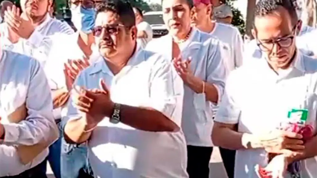 Retiro de 180 plazas provoca protesta de trabajadores de Salud en BCS