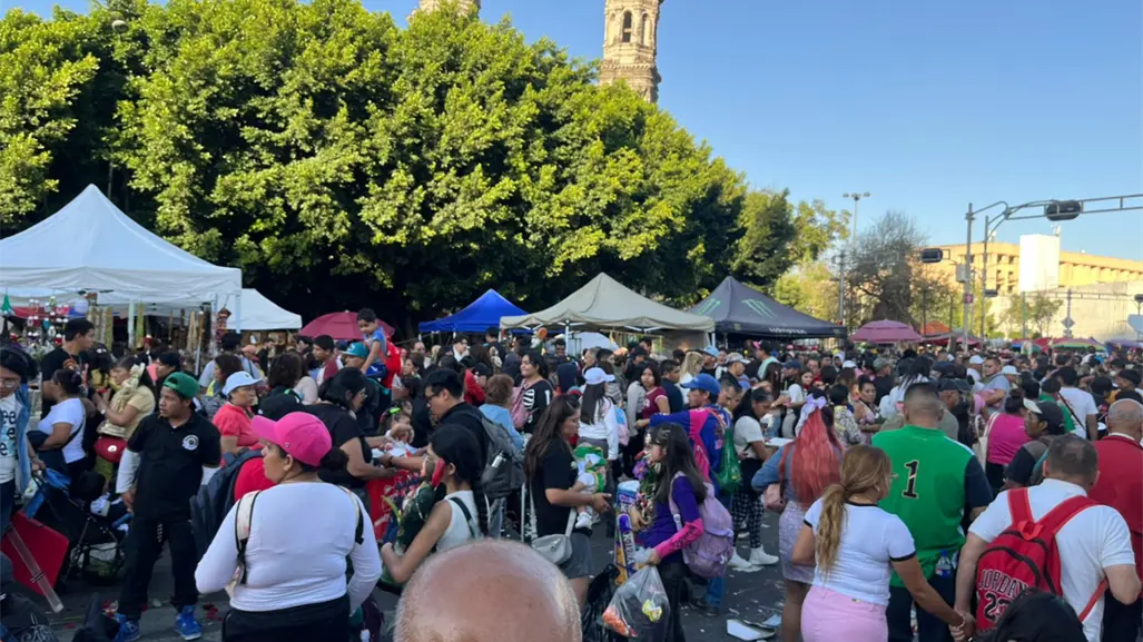Devotos celebran a San Judas Tadeo en la iglesia de San Hipólito en la CDMX
