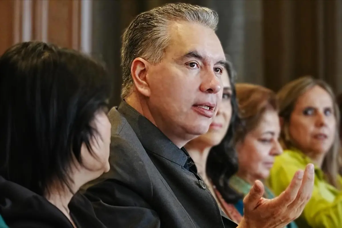 Waldo Fernández en reunión con la Colectiva 50+1 Internacional Foto: Facebook Waldo Fernández González