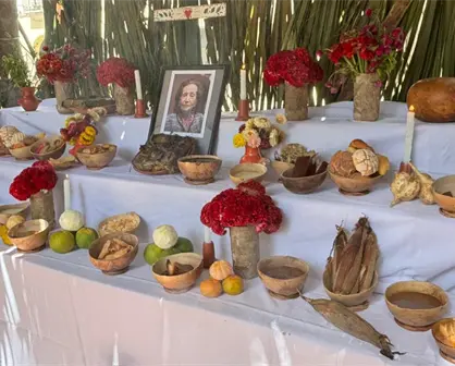 Entre flores, copal y pib, Yucatán honra a sus muertos con la Muestra Estatal de Altares