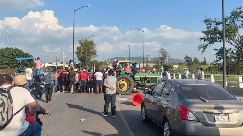 Agricultores comienzan a levantar bloqueos carreteros en algunos puntos del país