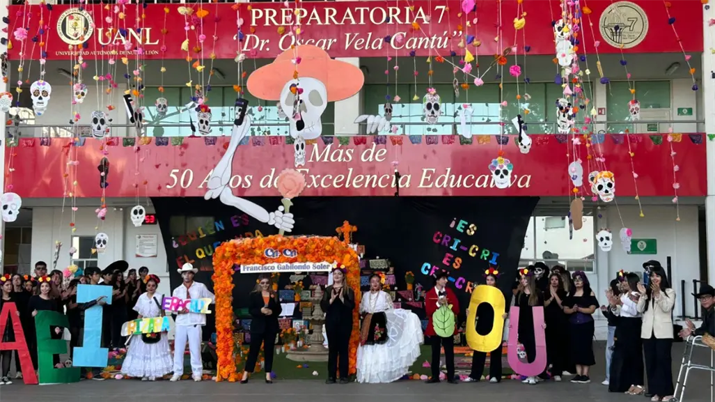Preparatoria 7 de la UANL rinde homenaje a Cri Cri en el Día de Muertos 2025