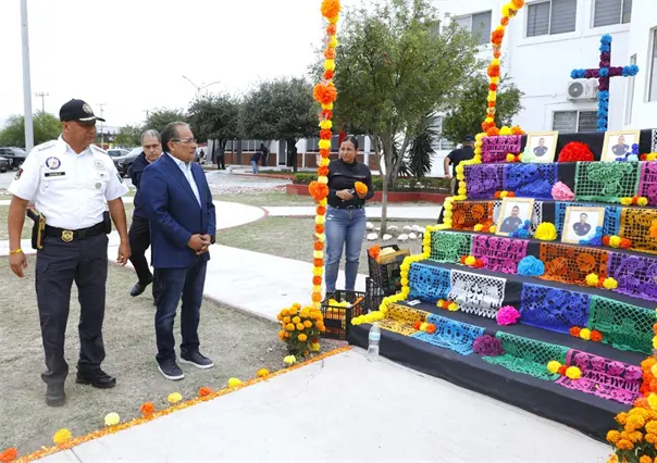 Andrés Mijes honra a policías caídos y reconoce a elementos destacados de Escobedo