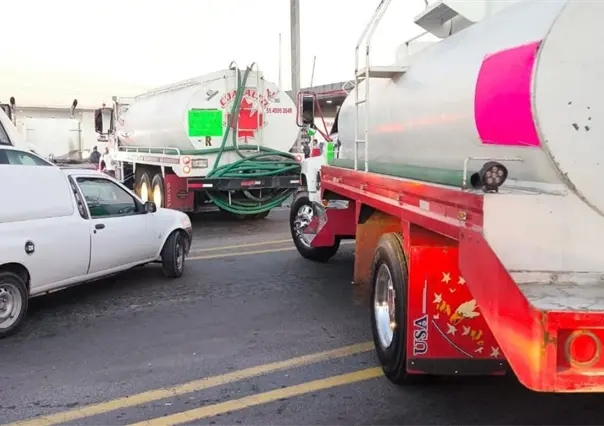 Piperos de agua del Edomex toman la caseta de Tepotzotlán y advierten cierre total de la México-Querétaro