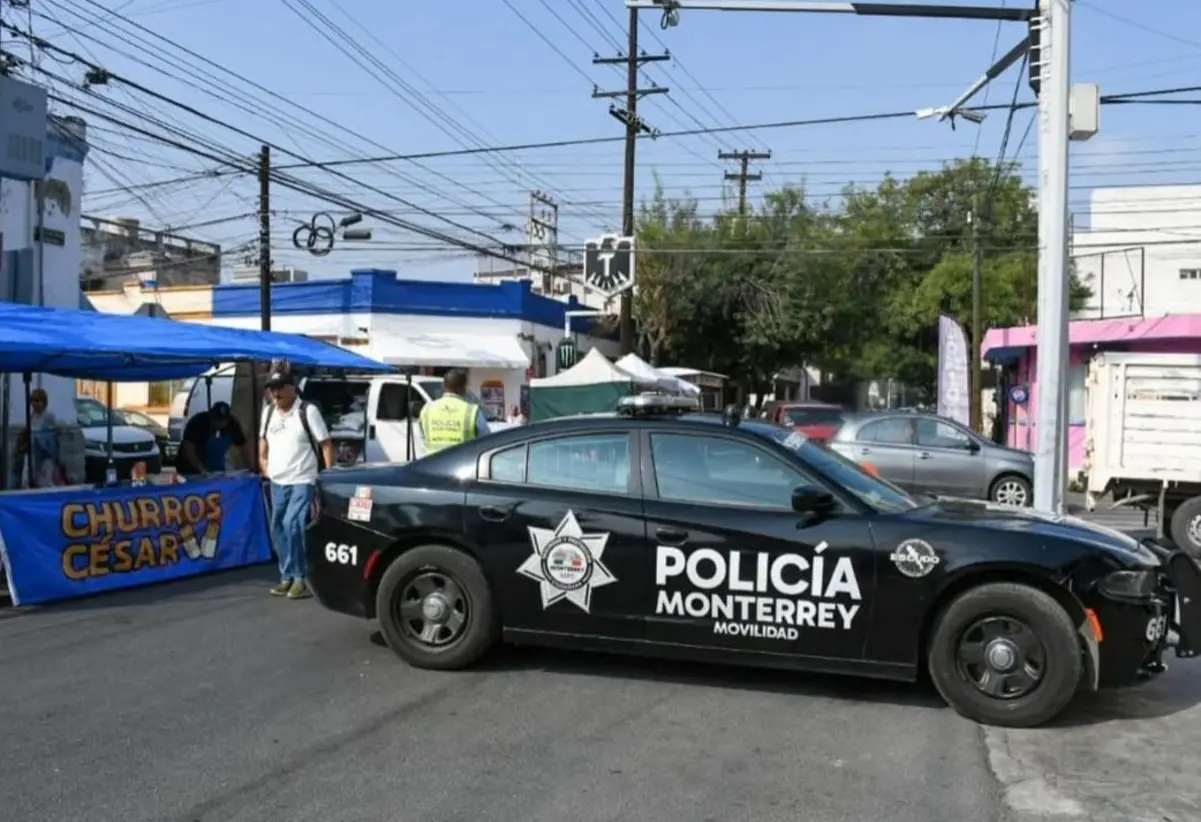 Los policías detectaron a los tres sujetos discutiendo y peleando en la vía pública. Foto: Secretaría de Seguridad Pública de Monterrey.