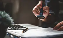 Estados Unidos pone fin a la renovación automática de permisos laborales para migrantes en 2025 Estados Unidos pone fin a la renovación automática de permisos laborales para migrantes en 2025