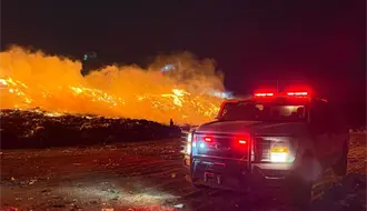 VIDEO | Incendio consume basurero de Simeprode en Salinas Victoria