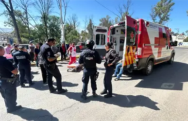 Maestra de Durango atropella a pareja de adultos mayores afuera de preparatoria