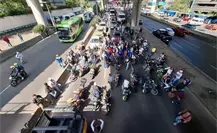 Transportistas levantan bloqueo en Periférico Norte tras diálogo con autoridades del Edomex Transportistas levantan bloqueo en Periférico Norte tras diálogo con autoridades del Edomex