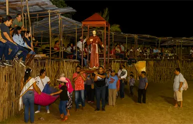 Tradición y alegría llenan las calles de Telchac Puerto con el inicio de sus fiestas patronales