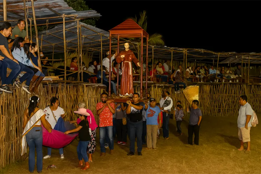Tradición y alegría llenan las calles de Telchac Puerto con el inicio de sus fiestas patronales