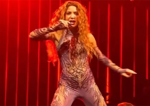 Talento de TelevisaUnivision disfruta show privado de Shakira