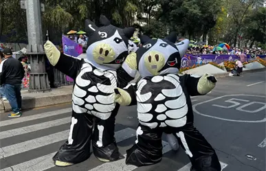 Vivir y celebrar con pasión: Alpura presente en el Desfile de Día de Muertos 2025