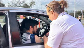 Drive Thru de vacunación en Monterrey: rápido, seguro y sin bajarte del auto, ¿en dónde están ubicados?